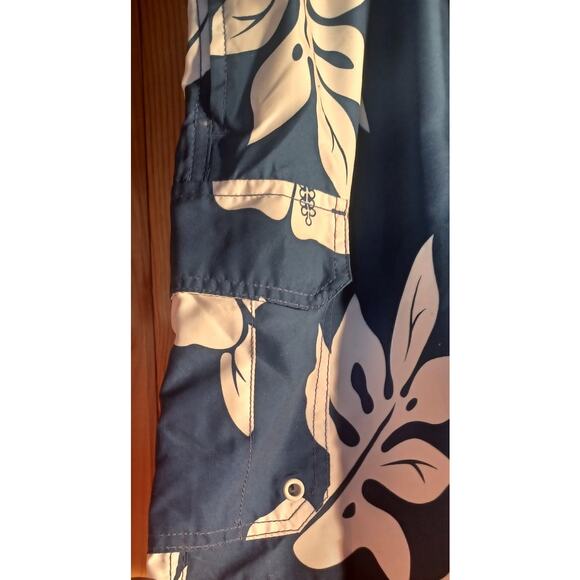 VTG Islander Swim Trunks Men's Large Blue and White Tropical Vacation Cruise - Picture 4 of 8